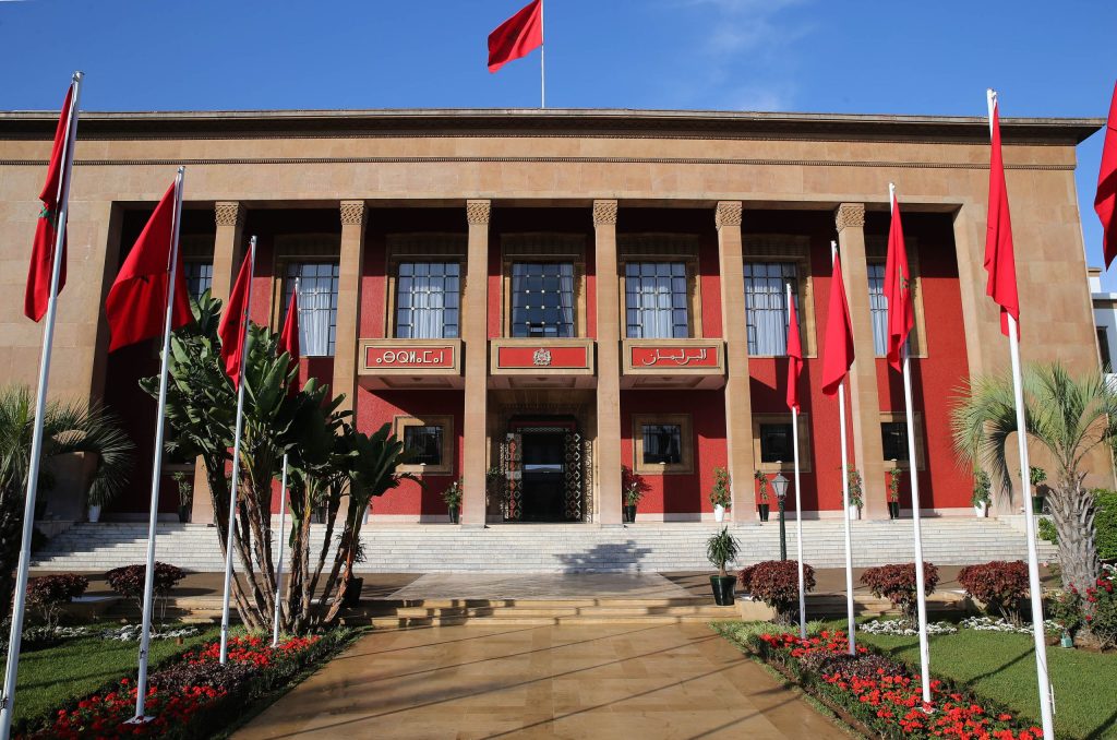 Parlement-large